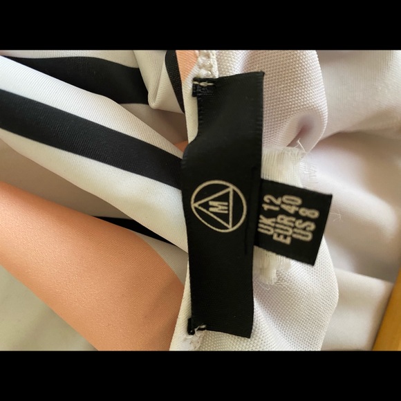 Striped one piece - Picture 5 of 5